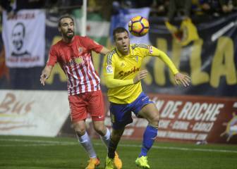 Aitor da los tres puntos al Cádiz jugando con diez desde el 53'
