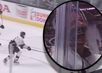 Justin Bieber taken out with big hit in celebrity NHL match