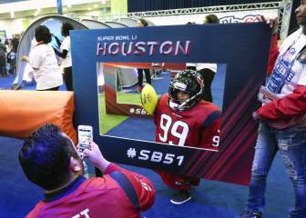 Fans preview Patriots v Falcons showdown