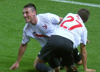 El Sevilla saca un punto ante un líder que se terminó con 10