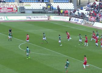 El Almería empata contra el Huesca y sigue en descenso
