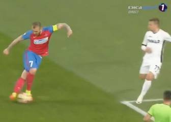 Steaua's Alibec conjures up ridiculous 'rabona' assist