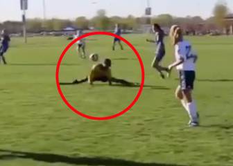 No es un equilibrista del Circo del Sol... ¡es un árbitro-artista!