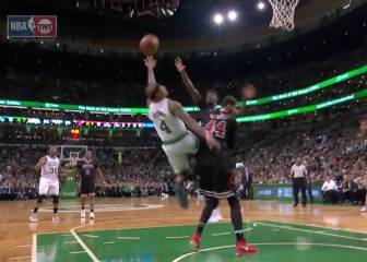 ¡Air Isaiah Thomas! ¡Esto es un canastón en suspensión!