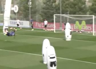 James scissor kick in training draws teammates' applause