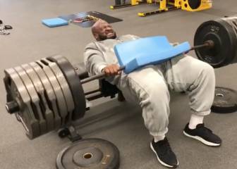 Trabajando glúteos a lo James Harrison: ¡306 kilos de locura!