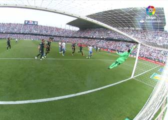El paradón de Keylor al Málaga como nunca la habías visto