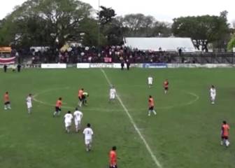 Árbitro contra jugador: puñetazos y más tras una amonestación