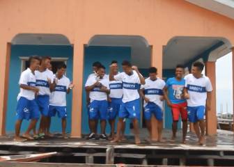 UC donó camisetas a equipo de sufrido pueblo de Colombia