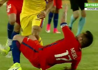 Así fue la patada que le costó la expulsión a Gary Medel