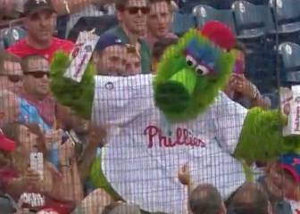 Crazy baseball mascot covers fans in popcorn, knocks mobile to floor