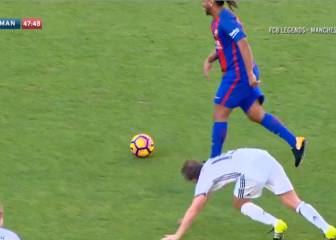 Ronaldinho floors Blomqvist with backheel nutmeg