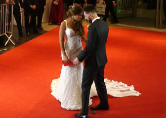 Messi y su forma de apartar la cola del vestido de su mujer: crack