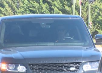 James llegó a la clínica pendiente del celular: ¿resolviendo su futuro?