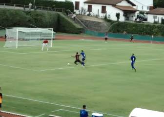 Maripán comete dudoso penal en debut con el Alavés