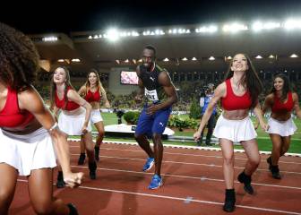 Bolt dances with cheerleaders after Diamond League victory