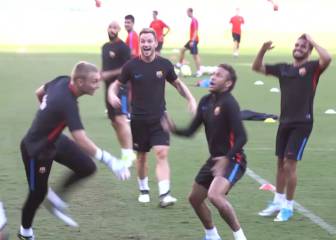 Neymar se lo pasa en grande en la práctica ajeno a los rumores