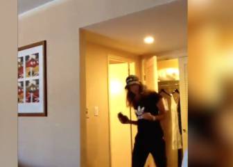 Wimbledon champ Muguruza throws a few shapes to La Bamba