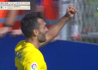 Barral da la victoria al Cádiz en el minuto 86 de penalti