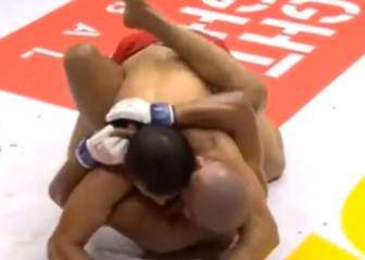 ¡Muerde al rival, le llueven botellazos y escapa del ring!