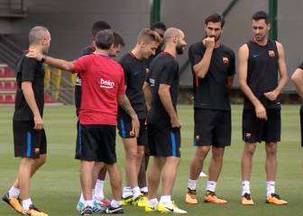 Valverde se entrega a Messi e Iniesta: el saludo más cariñoso