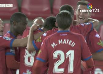 El Numancia golea a un Sporting que acabó con 10 jugadores