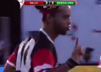 El show infinito de Ronaldinho en India: pura magia al futsal