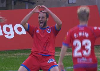 El Numancia golea al Albacete y sigue mirando a Primera