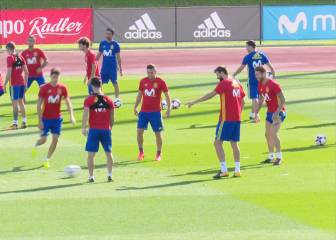 Ramos y Piqué: codo con codo y sonrisa cómplice en 30 segundos