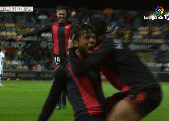 Un golazo de falta de Gus Ledes da los tres puntos al Reus