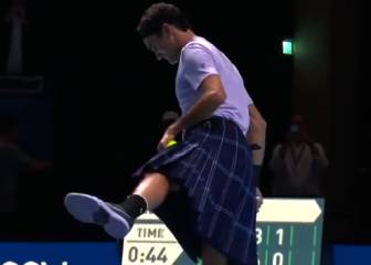 Federer no es grande, es gigante: para el partido para ponerse la falda de una señora
