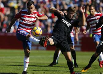 El Sevilla At. gana su primer partido fuera y le quita el liderato al Granada