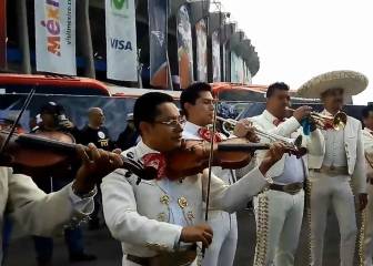 El Mariachi amenizó el previo del Pats vs Raiders en el Azteca