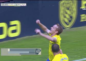 El Cádiz logra su cuarta victoria consecutiva gracias a Álex