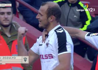 Zozulya saca al Albacete del descenso con un doblete