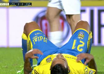 Las Palmas iguala un 0-2, pero Viera falla un penalti en el 95'