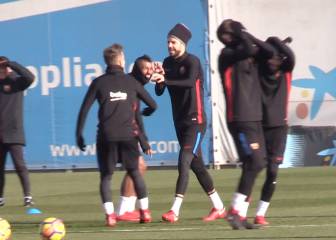 Piqué gives Denis a clip round the ear after nutmeg