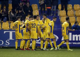 El Alcorcón pasará unas navidades tranquilas tras ganar al Almería