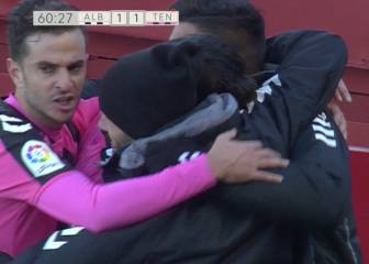 El Tenerife remonta con un hombre menos en el Belmonte