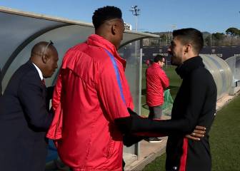 Mina conoce a la plantilla del Barça: 