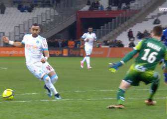Payet lesiona al arquero con un amague e incendia Internet