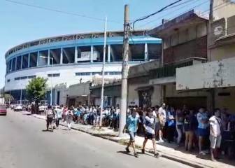 Enorme cola fuera del estadio para ver a los fichajes de Racing