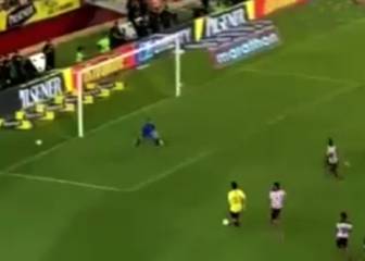 Kaká deslumbra en Ecuador: gol de los que hacía antes