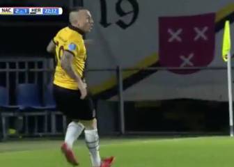 Angeliño brings down lofted ball with Neymar-like control