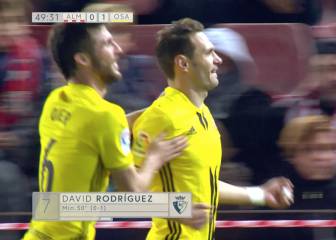 Osasuna vence en Almería y no cesa en la lucha por el playoff