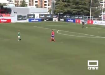 Más mala suerte, imposible: tardará en olvidar este autogol