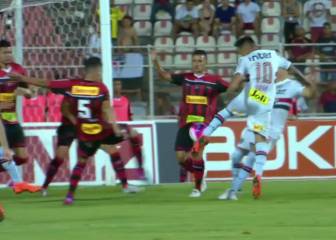 Cueva zanja los rumores con este gol con la zurda para el São Paulo