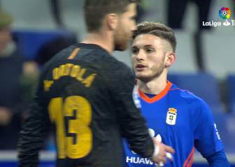 Oviedo y Barcelona firman las tablas en un partido bronco