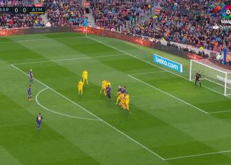 Golazo descomunal de Messi: la cara de Giménez en la barrera, premonitoria