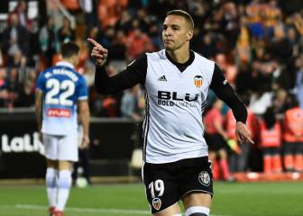 Rodrigo da la victotria al Valencia ante el Espanyol